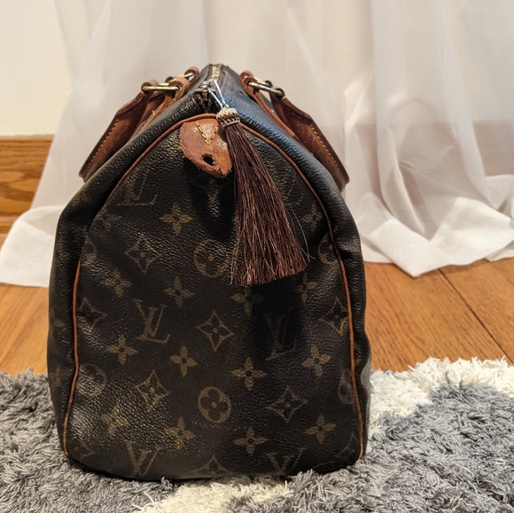 Authentic Louis Vuitton | Speedy 30 Bag | Monogram - Picture 5 of 16